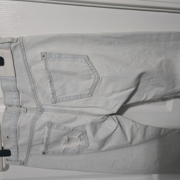 BEE ATTITUDE & MNG DEMIN - Picture 9 of 10